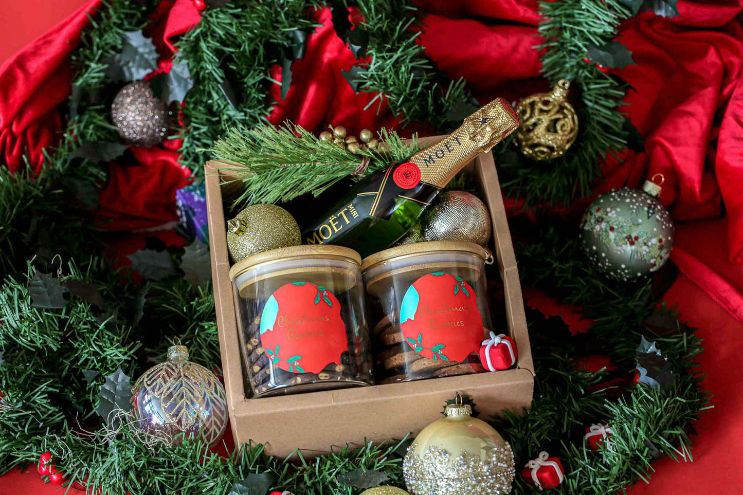 Christmas Cookies with Champagne Mini Hamper