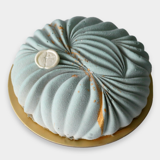 Hojicha Tea and Kinako Cake