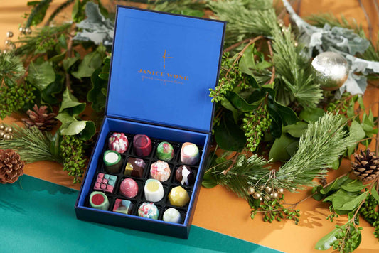 Box of 16 Christmas Edition