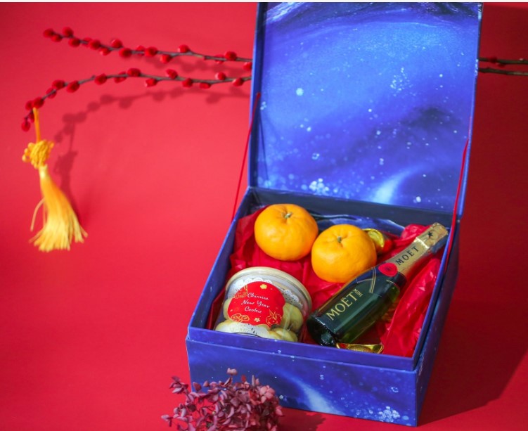 Auspicious Mandarin & Champagne Hamper